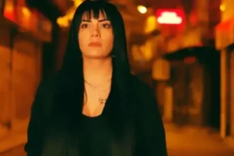Şarkıcı Pelin