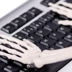 Ölü İnternet teorisi