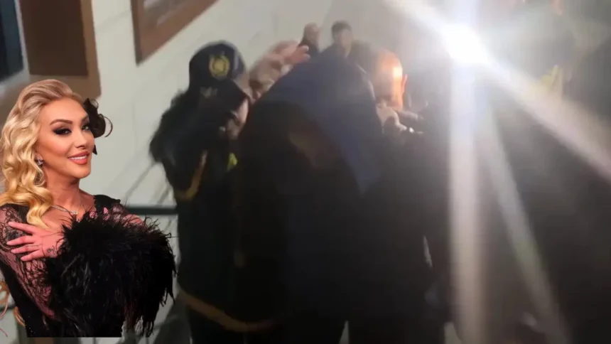 Şarkıcı Güllü ve Kızı